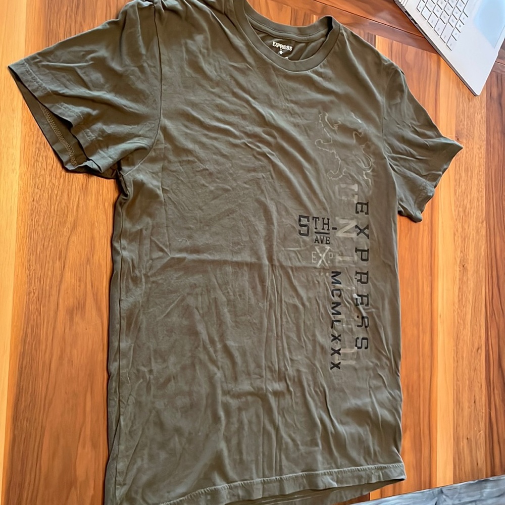 Express Graphic T-shirt